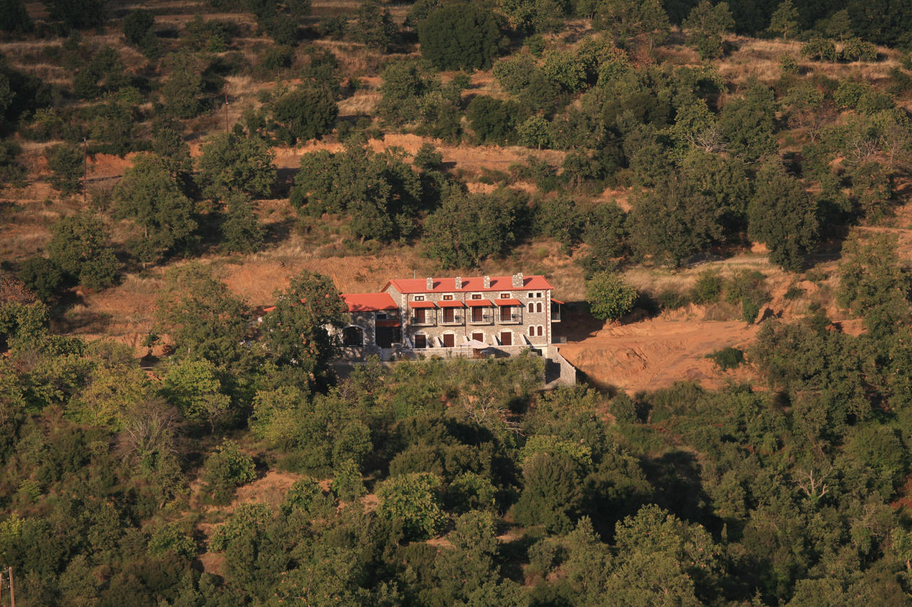 Arhontiko Parnona Hotel Karyes Екстериор снимка