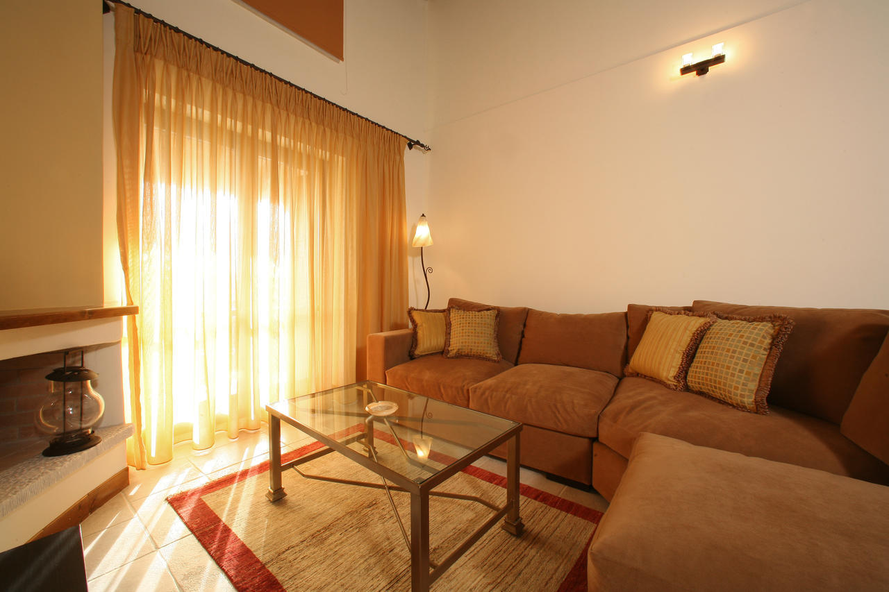 Arhontiko Parnona Hotel Karyes Екстериор снимка