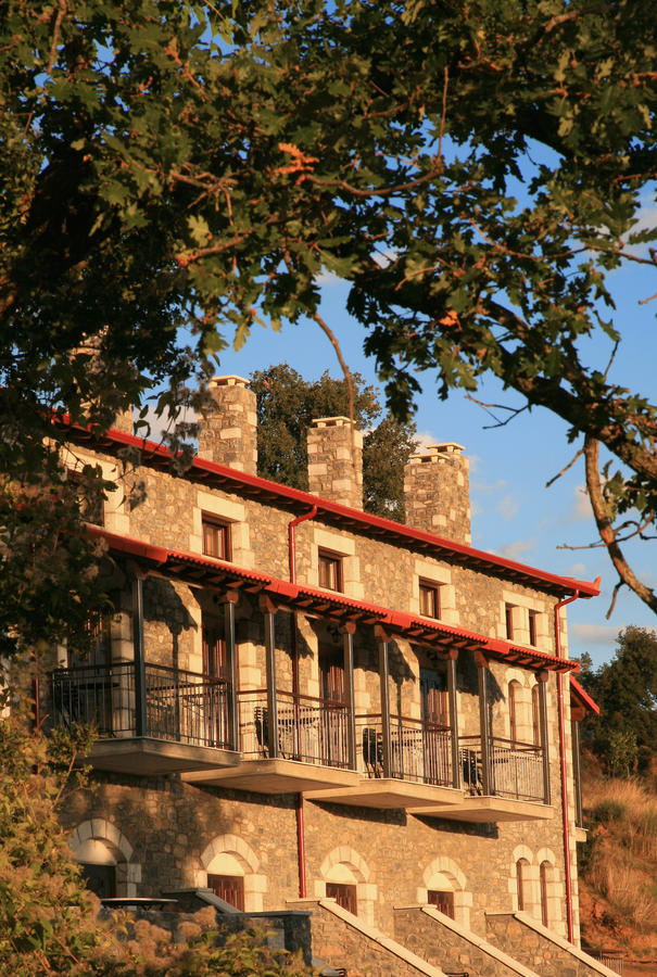 Arhontiko Parnona Hotel Karyes Екстериор снимка