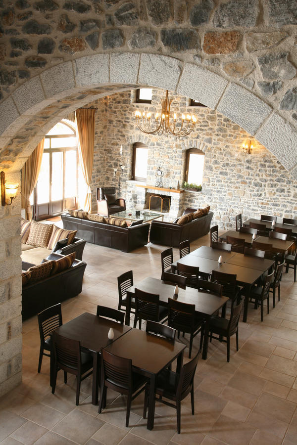 Arhontiko Parnona Hotel Karyes Екстериор снимка