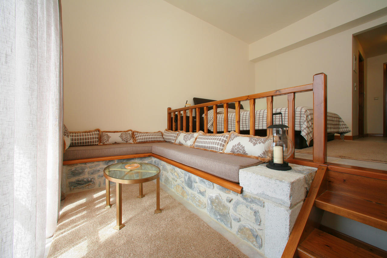 Arhontiko Parnona Hotel Karyes Стая снимка