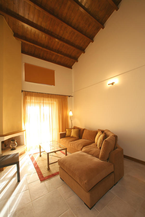 Arhontiko Parnona Hotel Karyes Стая снимка