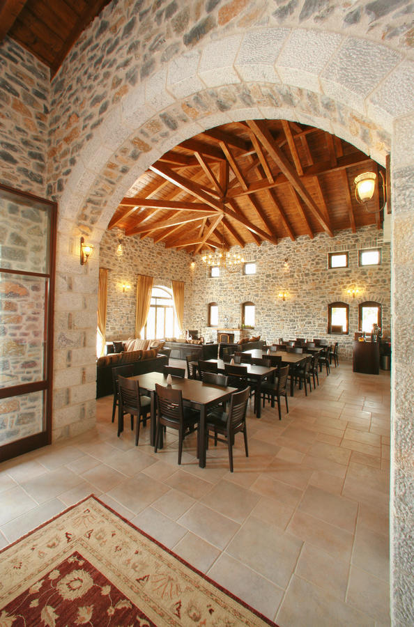 Arhontiko Parnona Hotel Karyes Екстериор снимка