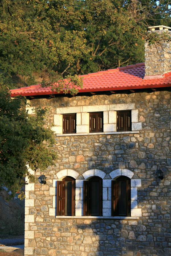 Arhontiko Parnona Hotel Karyes Екстериор снимка