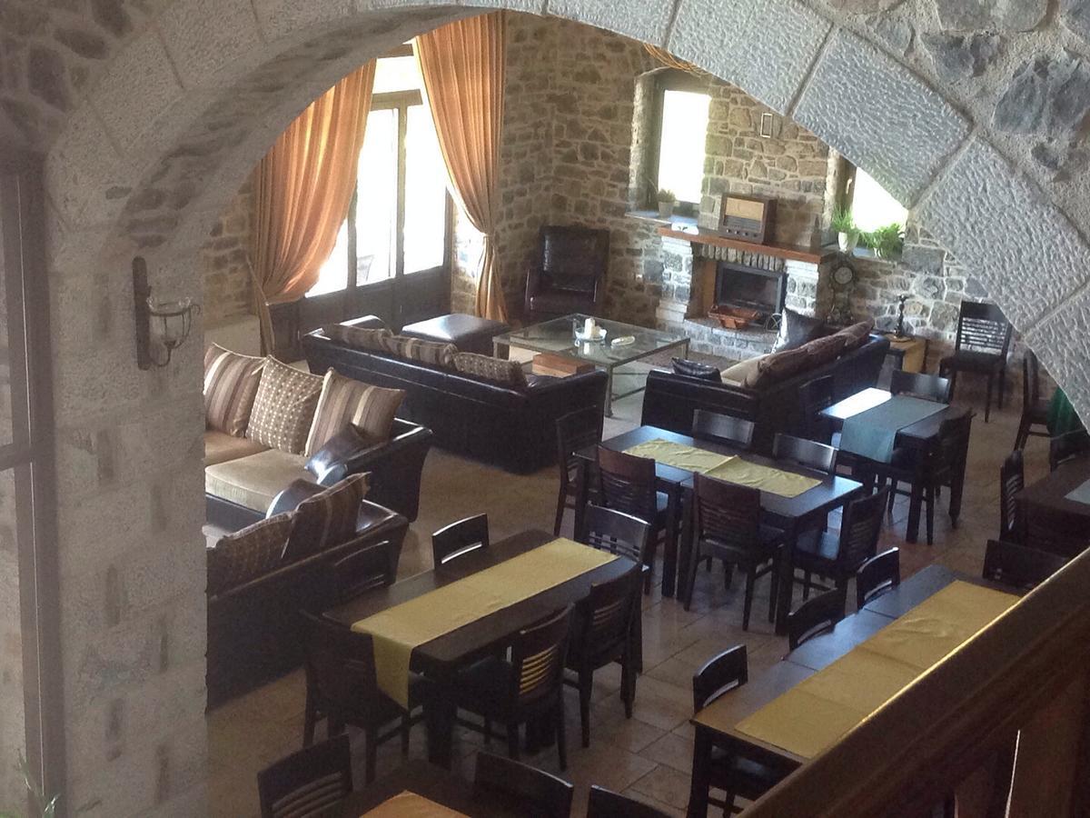 Arhontiko Parnona Hotel Karyes Екстериор снимка